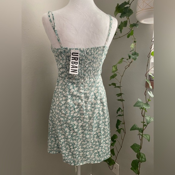 NEW Women‎ Kiss The Sky Lace-Up Mini Dress Green Floral Mini Dress size SMALL - Picture 6 of 13
